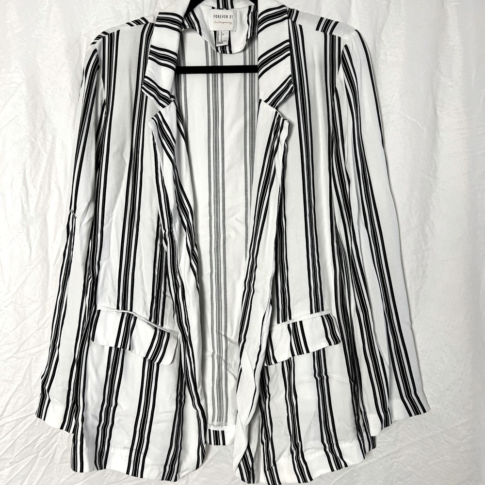 Black and white lightweight blazer